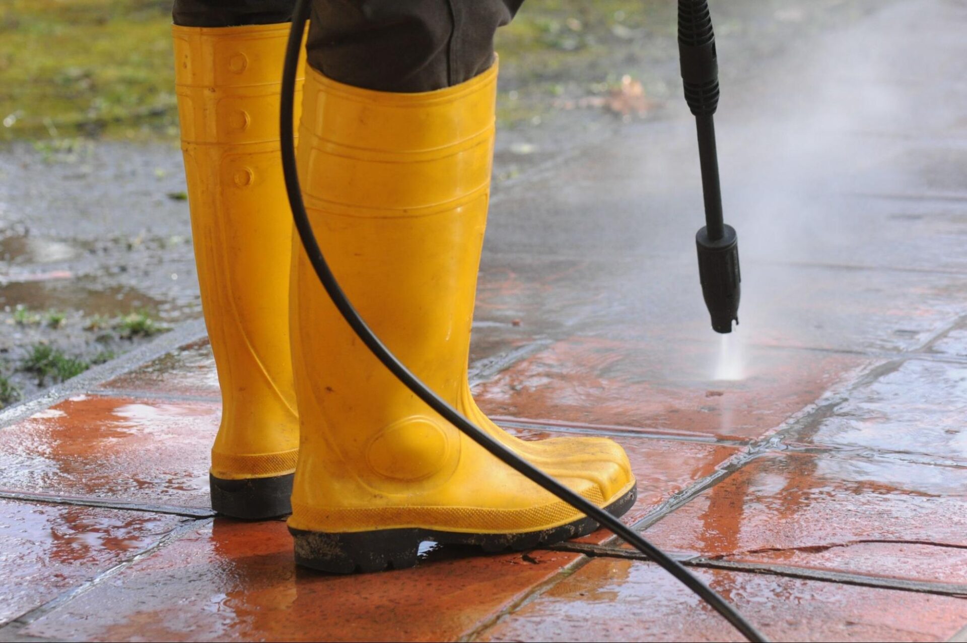 Power Washing Benefits for Orange County Homes' Curb Appeal