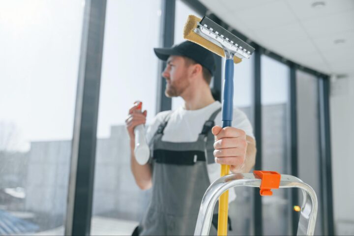 Professional Window Washing vs DIY: Which Wins in San Clemente?